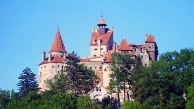 Bran_Castle_-_Castelul_Bran-1-e1541165843664.jpg blog image